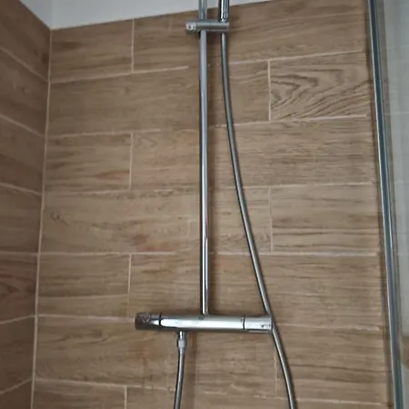 Evasion Prestige - Spa, Sauna & Patio 圣康坦